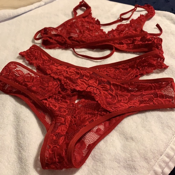 Lace Set - Picture 2 of 4